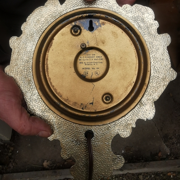 MSM United Vintage Wall Clock - Picture 5 of 5